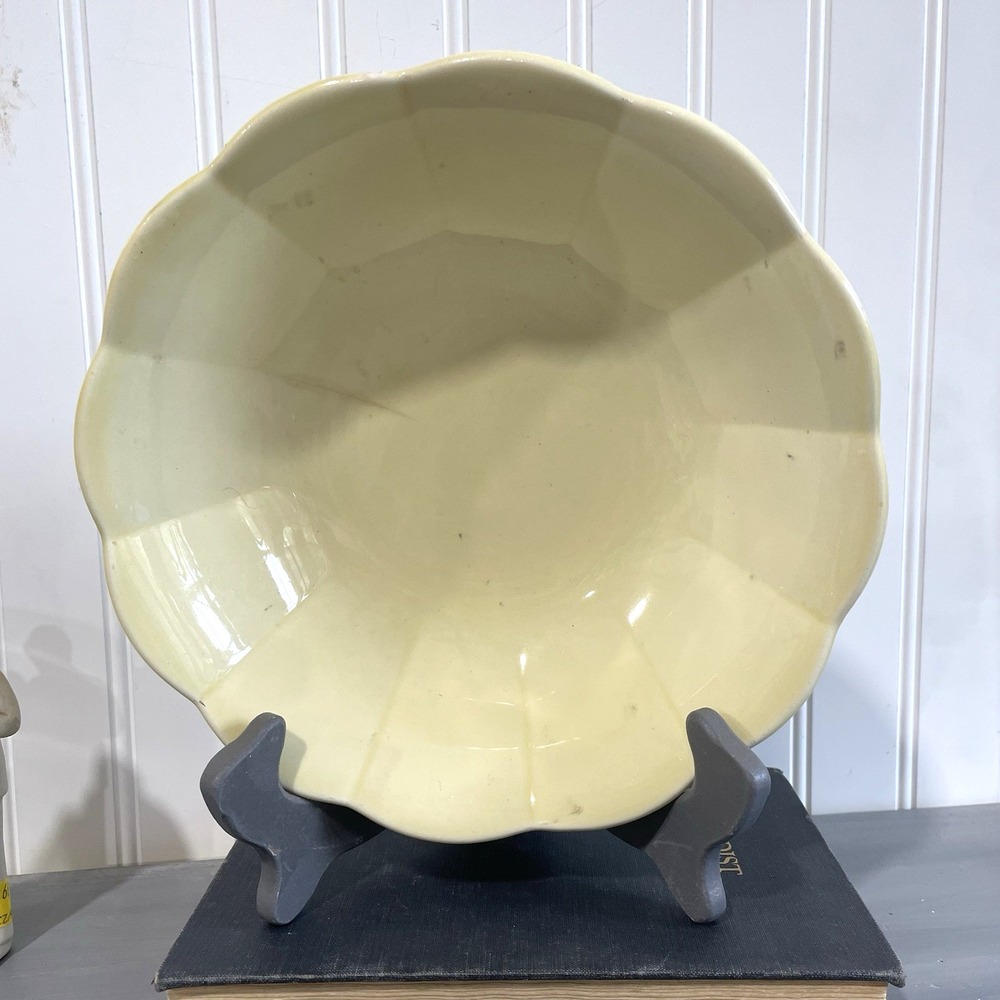 Vintage W. S. GEORGE PETALWARE YELLOW Round Serving‎ Bowl  9-1/8 inch diameter